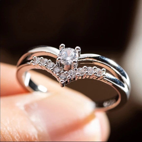 Jewelry - New 925 Silver Dainty Heart Beautiful Diamond Ring